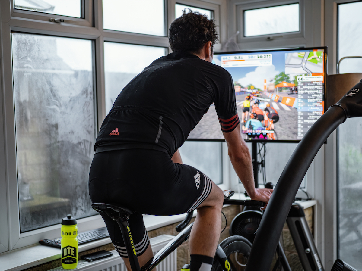 Jonny Brownlee indoor cycling set up